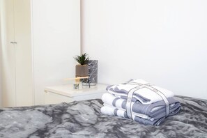 House | 3 bedrooms, iron/ironing board, free WiFi, bed sheets - Large Shoreditch, Hoxton 3-bed Garden Flat (London)