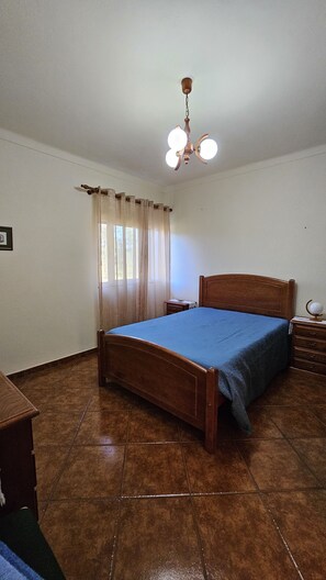 3 bedrooms, WiFi, bed sheets