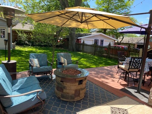 Spacious 3 bedroom and 2.5 bathroom home located in historic Shaw Neighborhood.