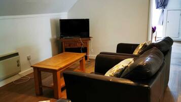 Apartment | Ruang tamu | 30 inci televisyen dengan digital