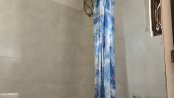 Serviettes fournies, savon