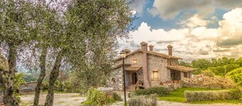 Intimate independent room for couples