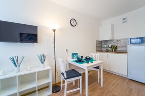 Private kitchen - Pesochnyi 2 bedroom apartment (Pesochny)