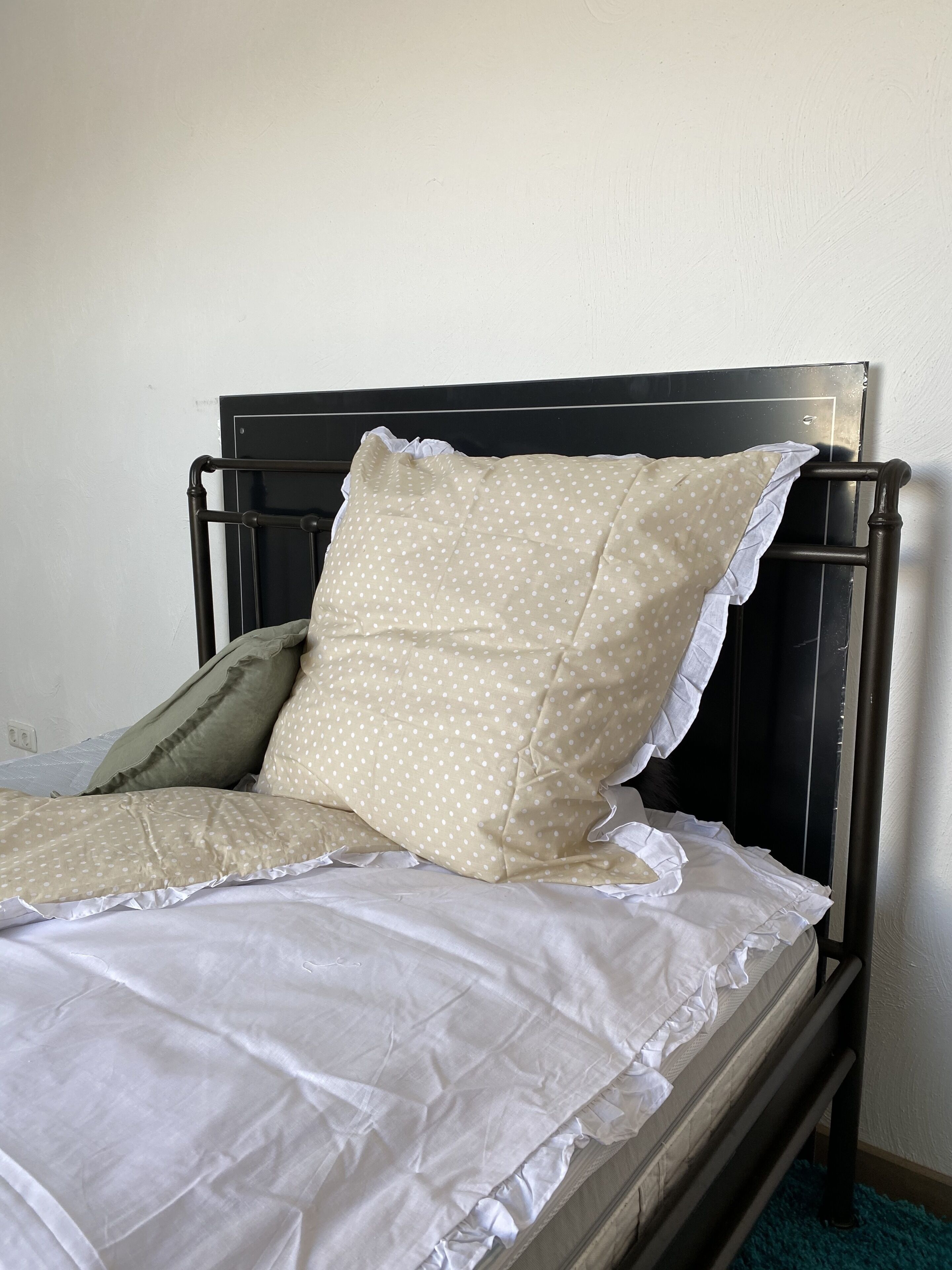 4 quartos, ferros/tábuas de passar roupa, berço de viagem