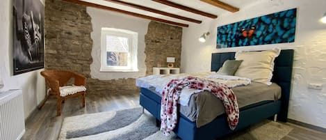 4 bedrooms, iron/ironing board, travel crib, free WiFi