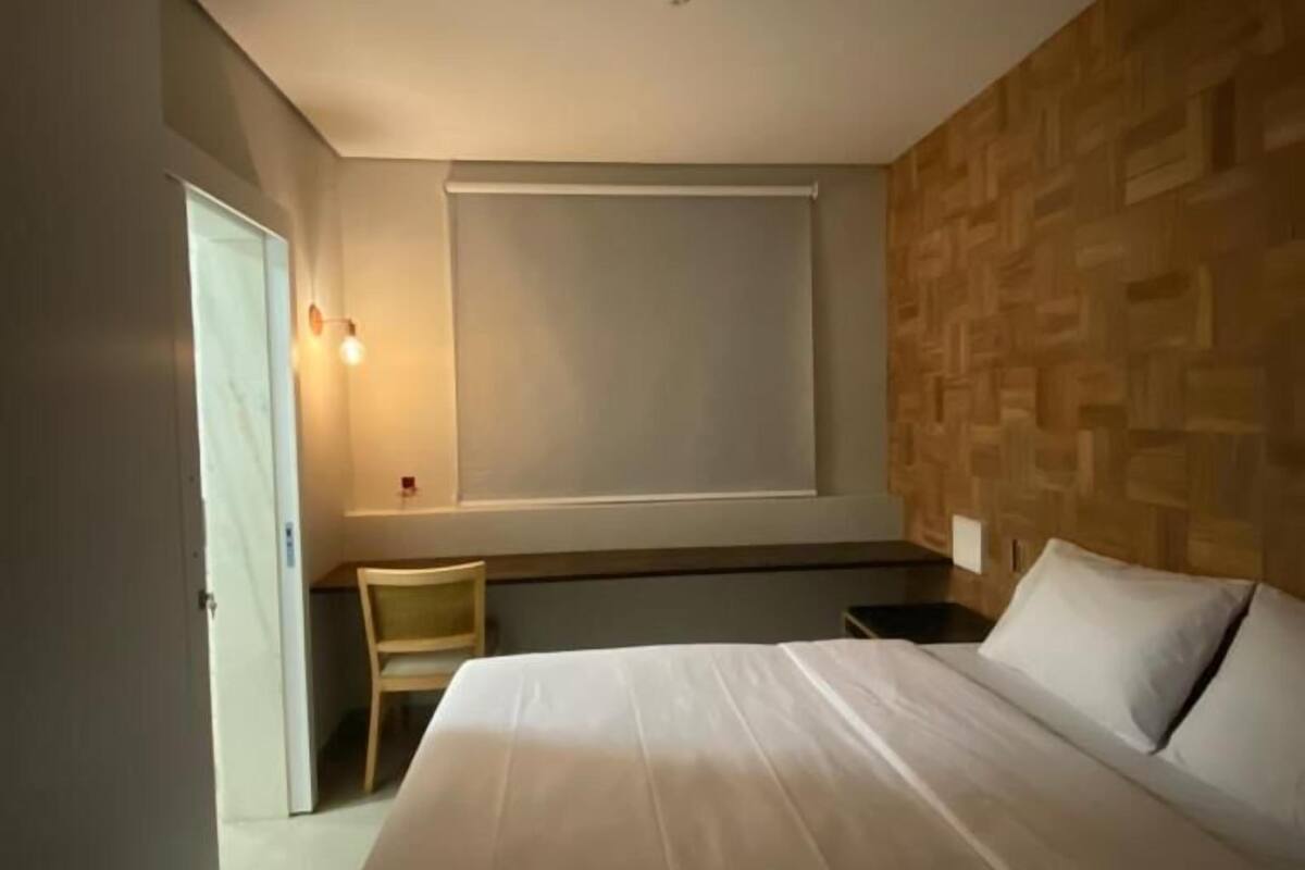 standard double room | 1 bedroom, minibar, in-room safe, desk