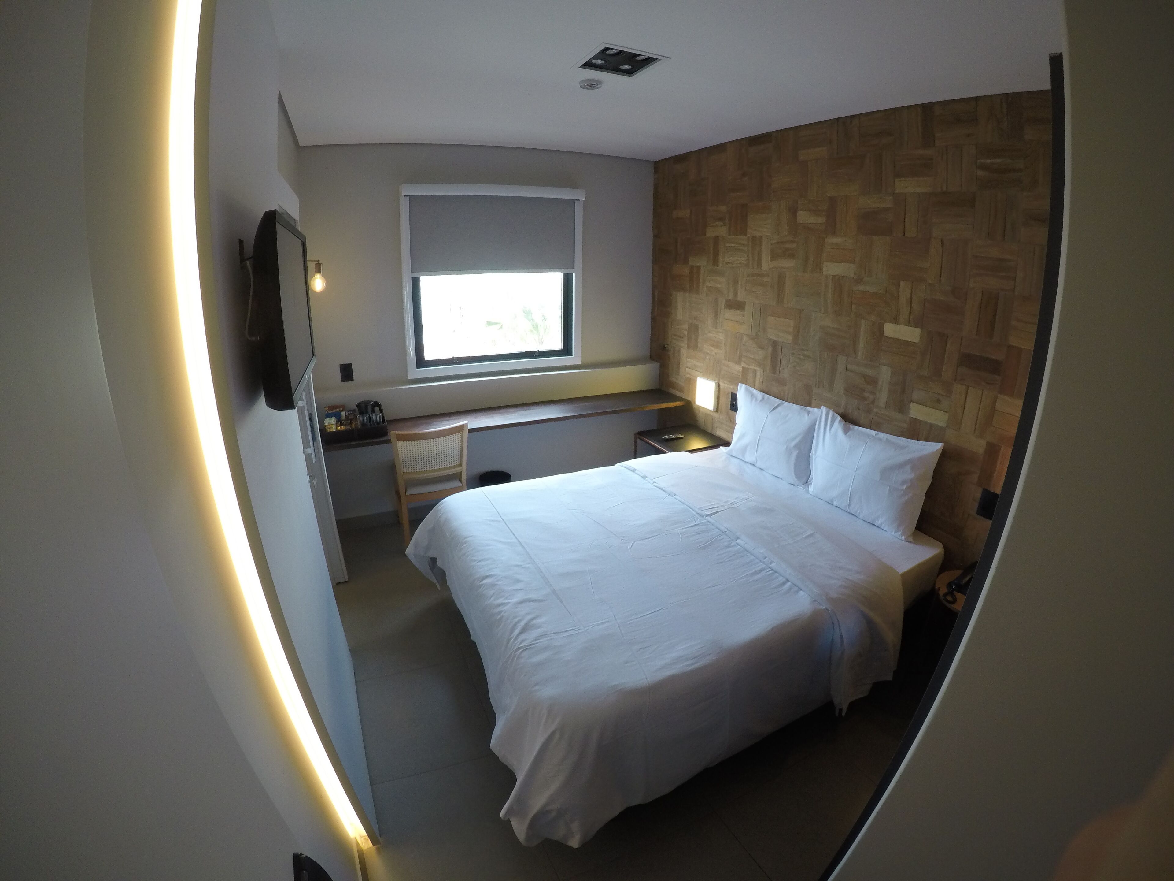 standard double room | 1 bedroom, minibar, in-room safe, desk