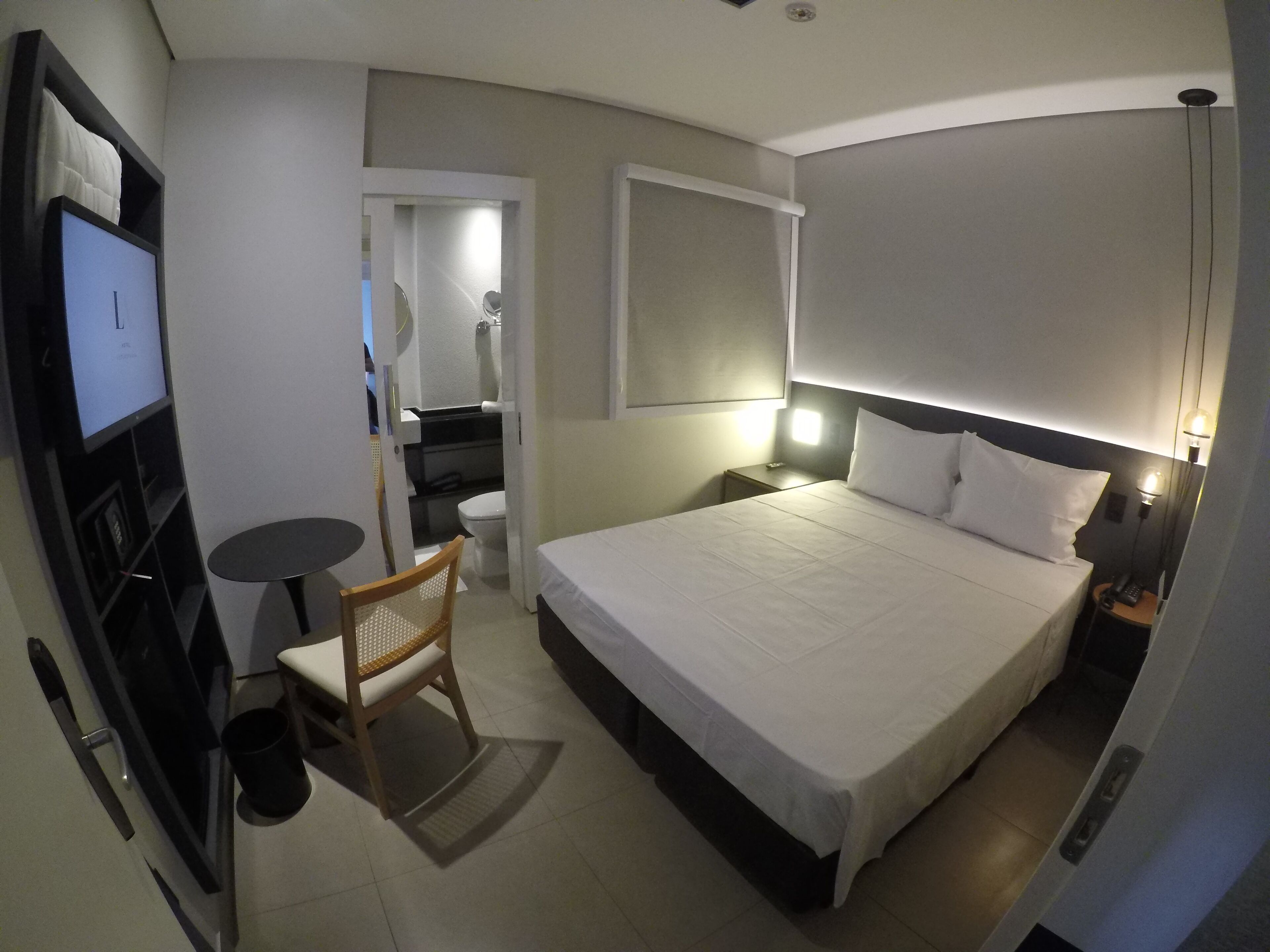 standard double room | 1 bedroom, minibar, in-room safe, desk