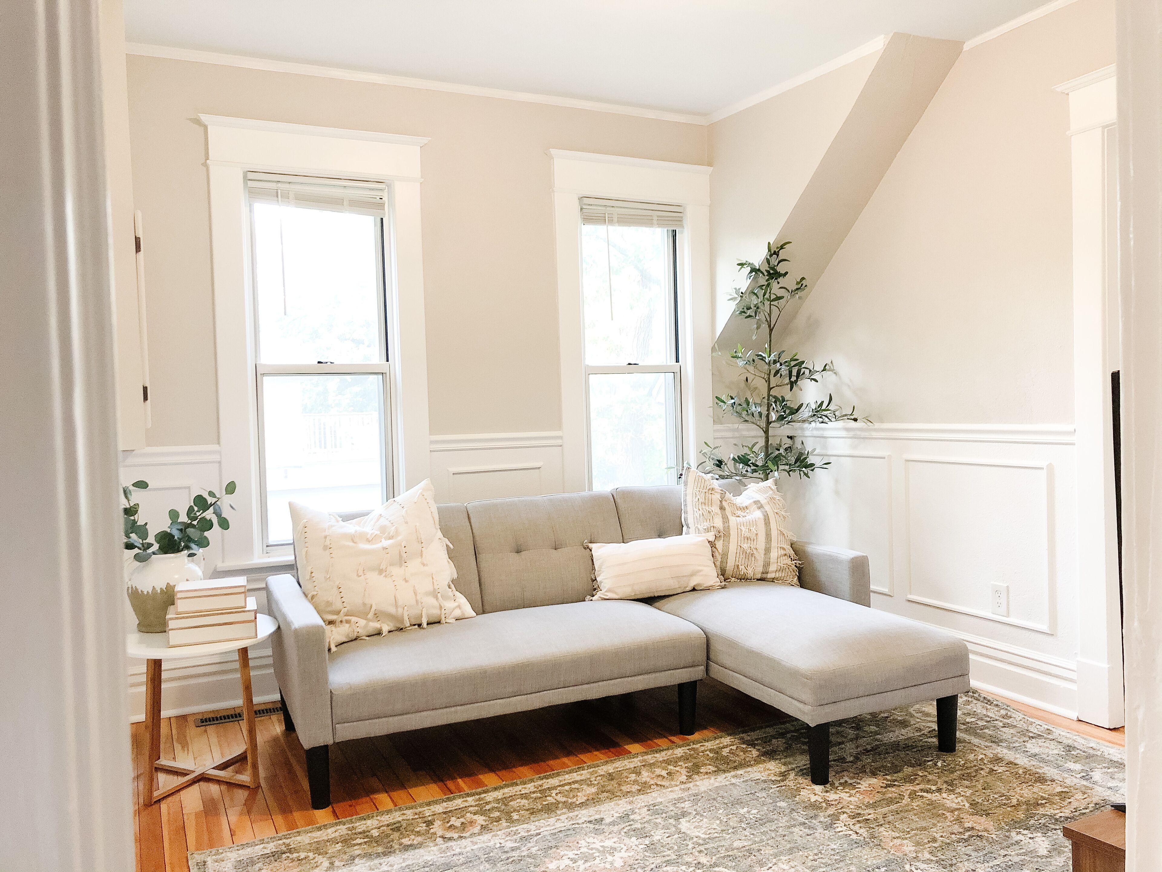 Cozy retro charm in Saint Paul with a monthly discount