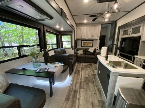Luxury RV get away near Kport