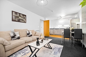 TV - 2 King Bedrooms - City Centre - Netflix (West Midlands)