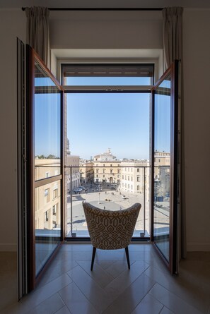 Svit Panoramic - eget badrum - utsikt mot staden | Utsikt från boendet