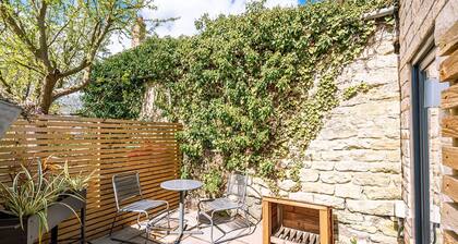 The Pigsty - sleeps 2 guests in 1 bedroom