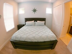 5 bedrooms, iron/ironing board, WiFi, bed sheets