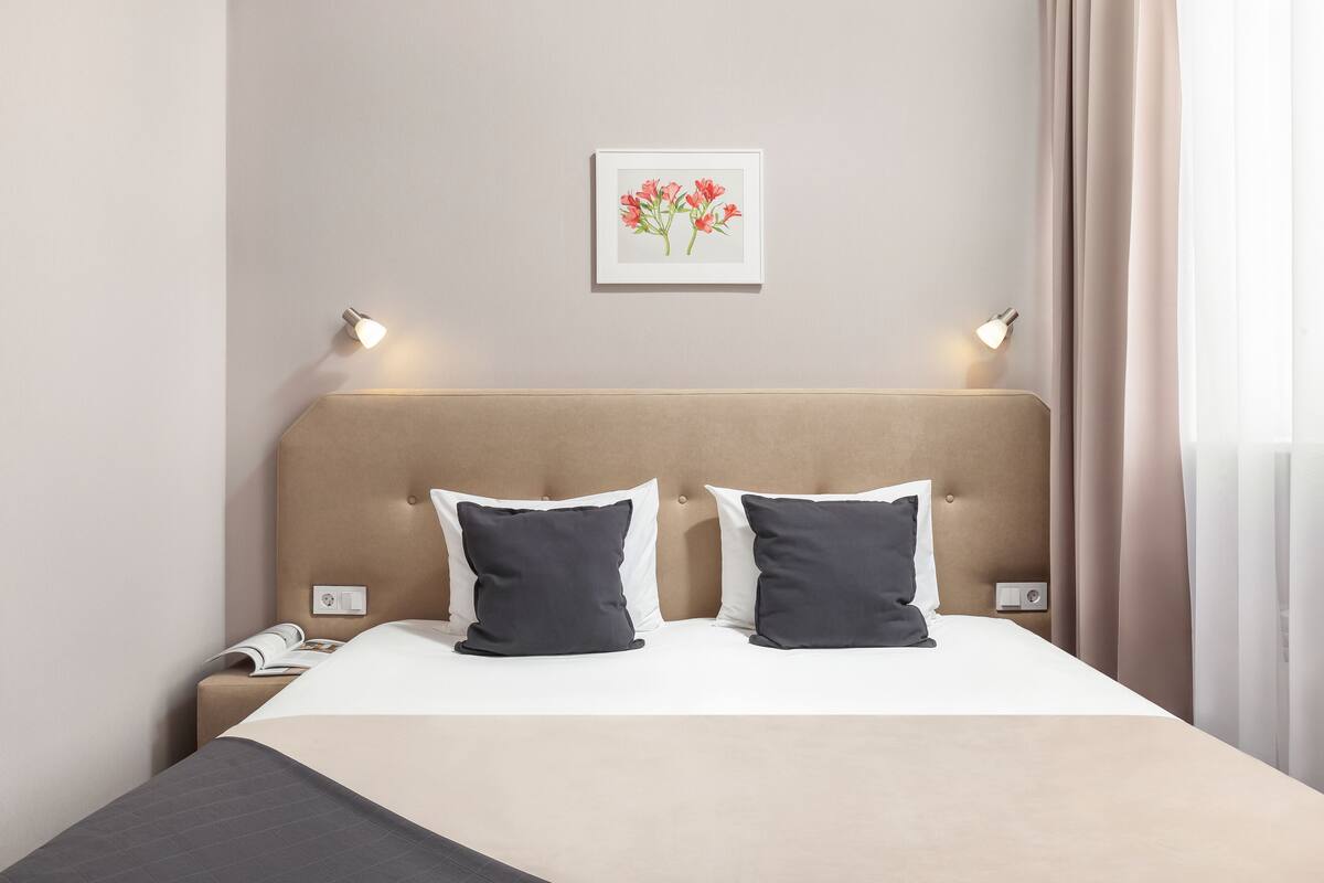 Economy-Zimmer | Zimmersafe, Schreibtisch, Verdunkelungsvorhänge, kostenloses WLAN