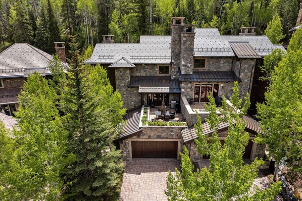 Exterior - Red-tail Lodge by Vail Butler - Ski In/Ski Out, Hot Tub, Walk to Town (Beaver Creek)