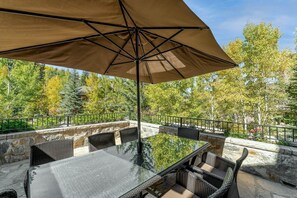 Outdoor dining - Red-tail Lodge by Vail Butler - Ski In/Out (Beaver Creek)