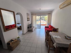 Interior - Superstar free Internet free welcome pk (Paphos)