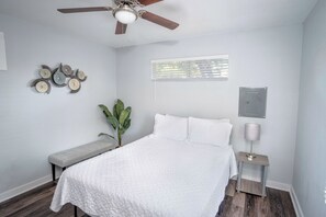 Apartment (1 Bedroom) | 1 bedroom, laptop workspace, iron/ironing board, WiFi - Remodeled Vintage Charm 1br/1ba Apt Close to DT (San Antonio)