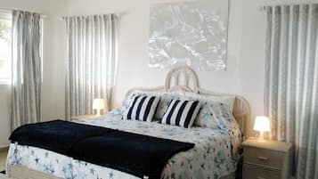 5 bedrooms, iron/ironing board, WiFi, bed sheets