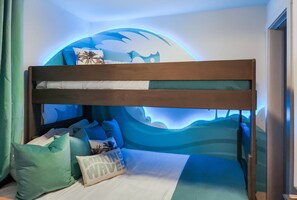 3 bedrooms, travel cot, WiFi, bed sheets