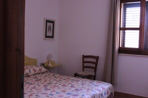 1 Schlafzimmer, Bügeleisen/Bügelbrett