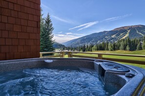 Property grounds - Rare Ski In Ski Out Top Floor Corner Unit! (Sun Peaks)