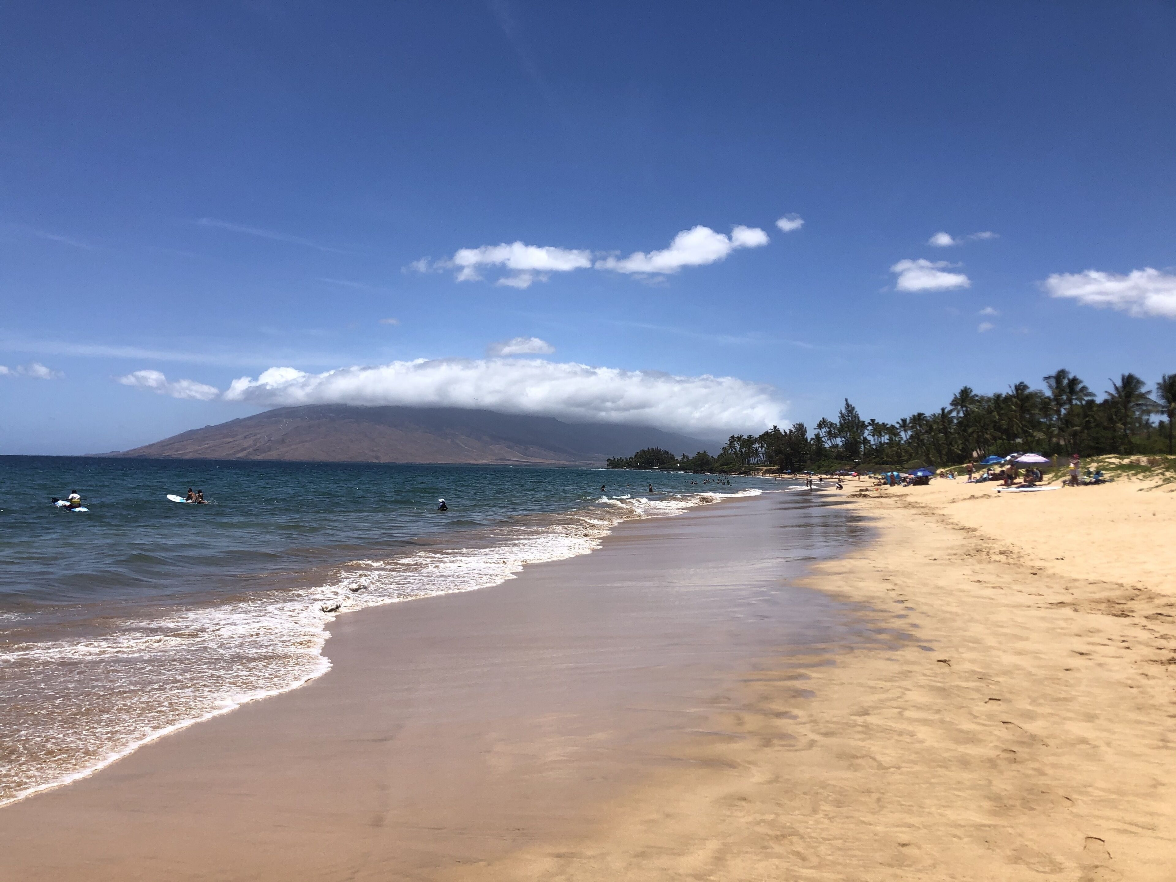 Beach nearby, sun loungers, beach towels
