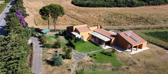 Green Studio - An ideal family retreat, just a short stroll from the beaches