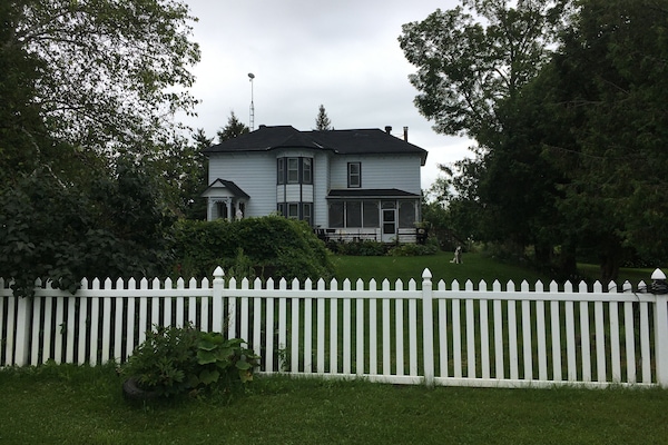 Rideau lakes Country Condo