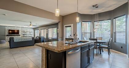 Moore House ~ Downtown Gilbert w/ Pool & Yard Games