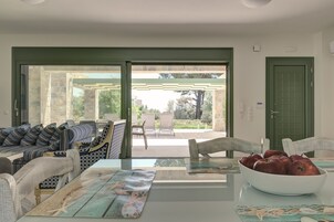 Family Villa | Dining room