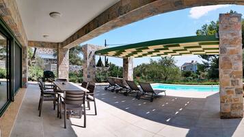Family Villa | Garden view