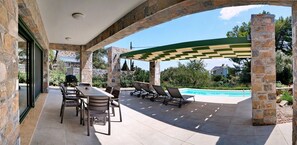 Villa familiar | Vista al jardín