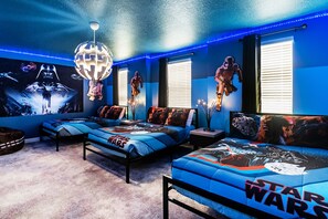 10 bedrooms, iron/ironing board, WiFi, bed sheets