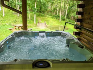 Outdoor spa tub