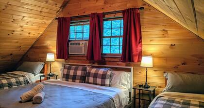 La Bellota Cabin - Secluded, Hot Tub, Sauna, Game Room, Massage Chair