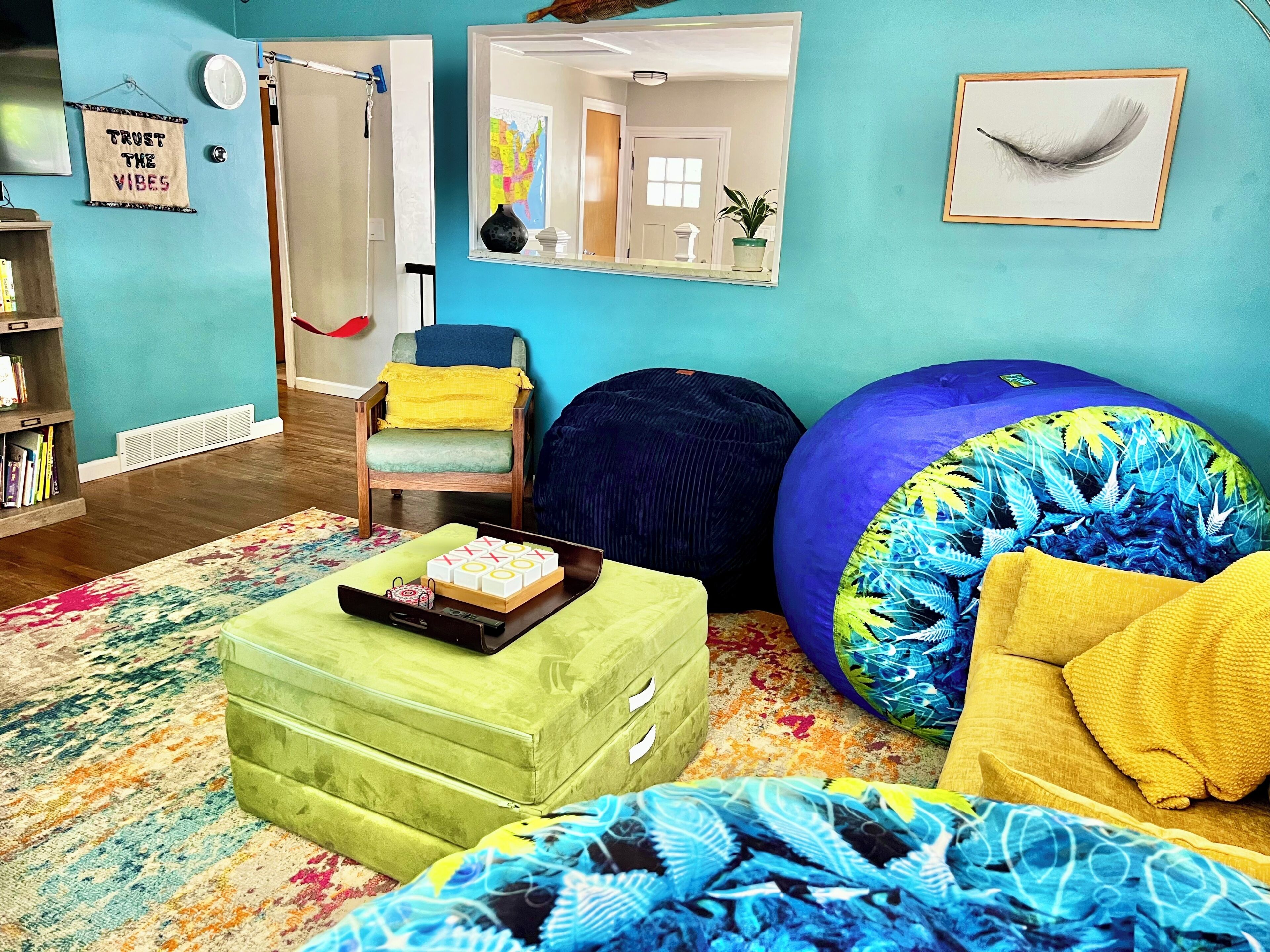 Family Fun House - Large Fenced In Backyard, Theater, Bean Bag Lounge - Appleton, WI