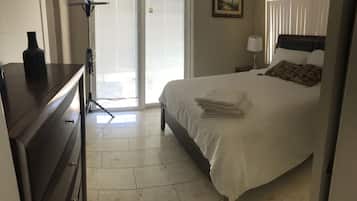 2 chambres, coffres-forts dans les chambres, fer et planche Ă repasser