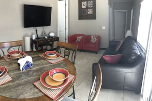 Smart TV - Luxury Casita at Desert Estate in Scottsdale (Scottsdale)