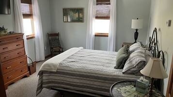 2 bedrooms, desk, iron/ironing board, free WiFi
