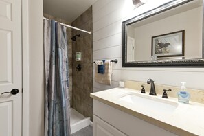Bathroom - Suite Outlook Penthouse near Downtown (Branson)