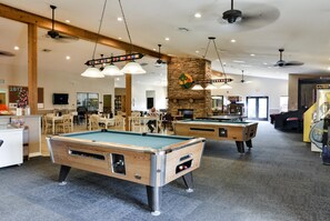 Condo (Suite Outlook - Resort Amenities - Pe) | Sala de juegos