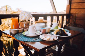 Free daily continental breakfast - Namorada Brava Guest House (Búzios)