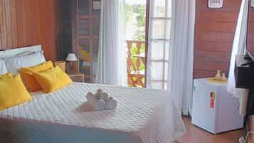 Decoración personalizada, tabla de planchar con plancha y wifi gratis