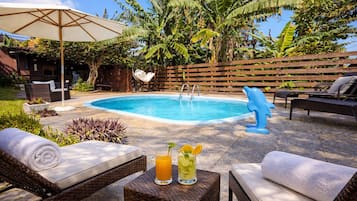 Outdoor pool, sun loungers