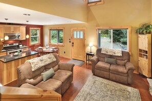 Een smart-tv, een open haard, een dvd-speler en tafelvoetbal