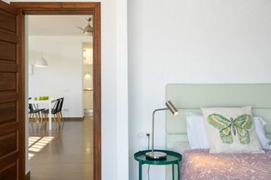 2 slaapkamers, een kluis op de kamer, een strijkplank/strijkijzer