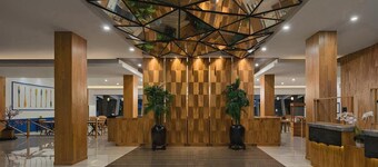 Pollos Hotel & Gallery Rembang