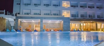 Pollos Hotel & Gallery Rembang